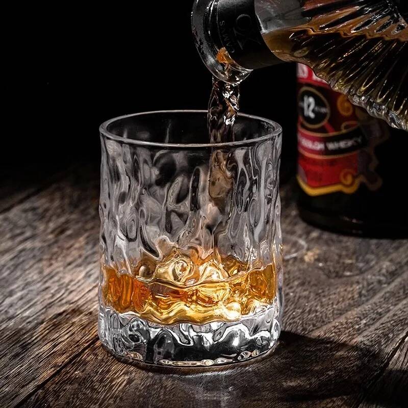 日本の江戸時代の初雪をイメージしたオールドファッションドグラ - Whisky Beer And Wine のレビューと価格