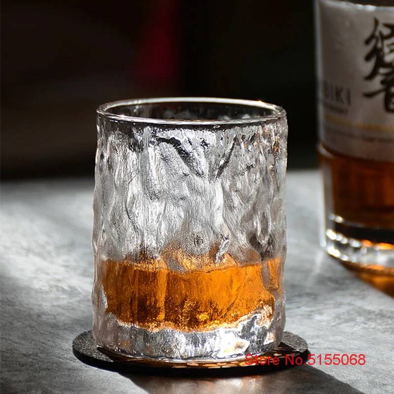 日本の江戸時代の初雪をイメージしたオールドファッションドグラ - Whisky Beer And Wine のレビューと価格