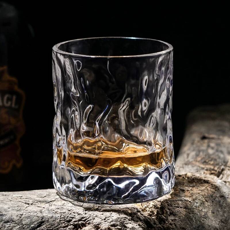 日本の江戸時代の初雪をイメージしたオールドファッションドグラ - Whisky Beer And Wine のレビューと価格