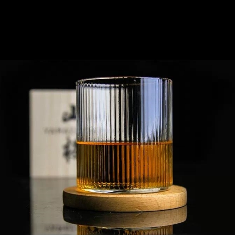 和風デザインの波型ステムレスワイングラス、ストライプ柄ランタ - Whisky Beer And Wine のレビューと価格